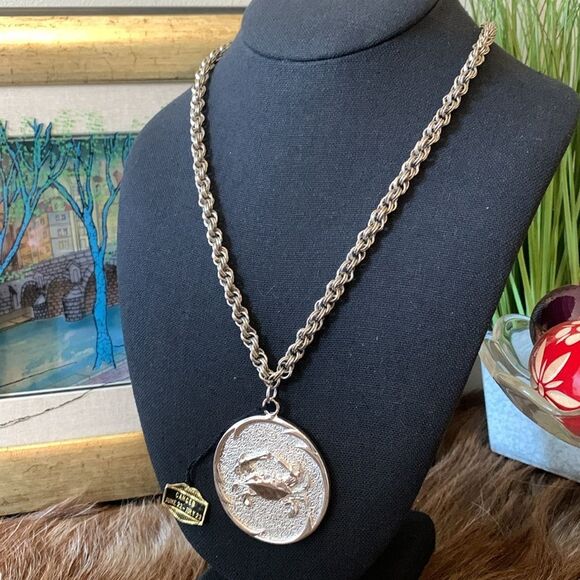 1970’s Vintage Dual Link Silver Tone Zodiac Cancer Crab Necklace - Picture 2 of 9